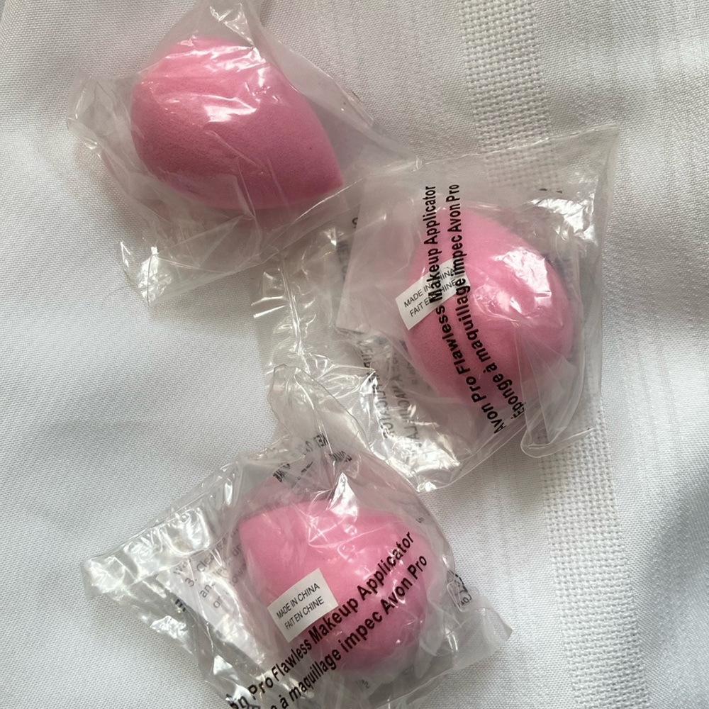 Brand New! Bundle of 3 Avon Beauty Blender Cosmetic Sponges